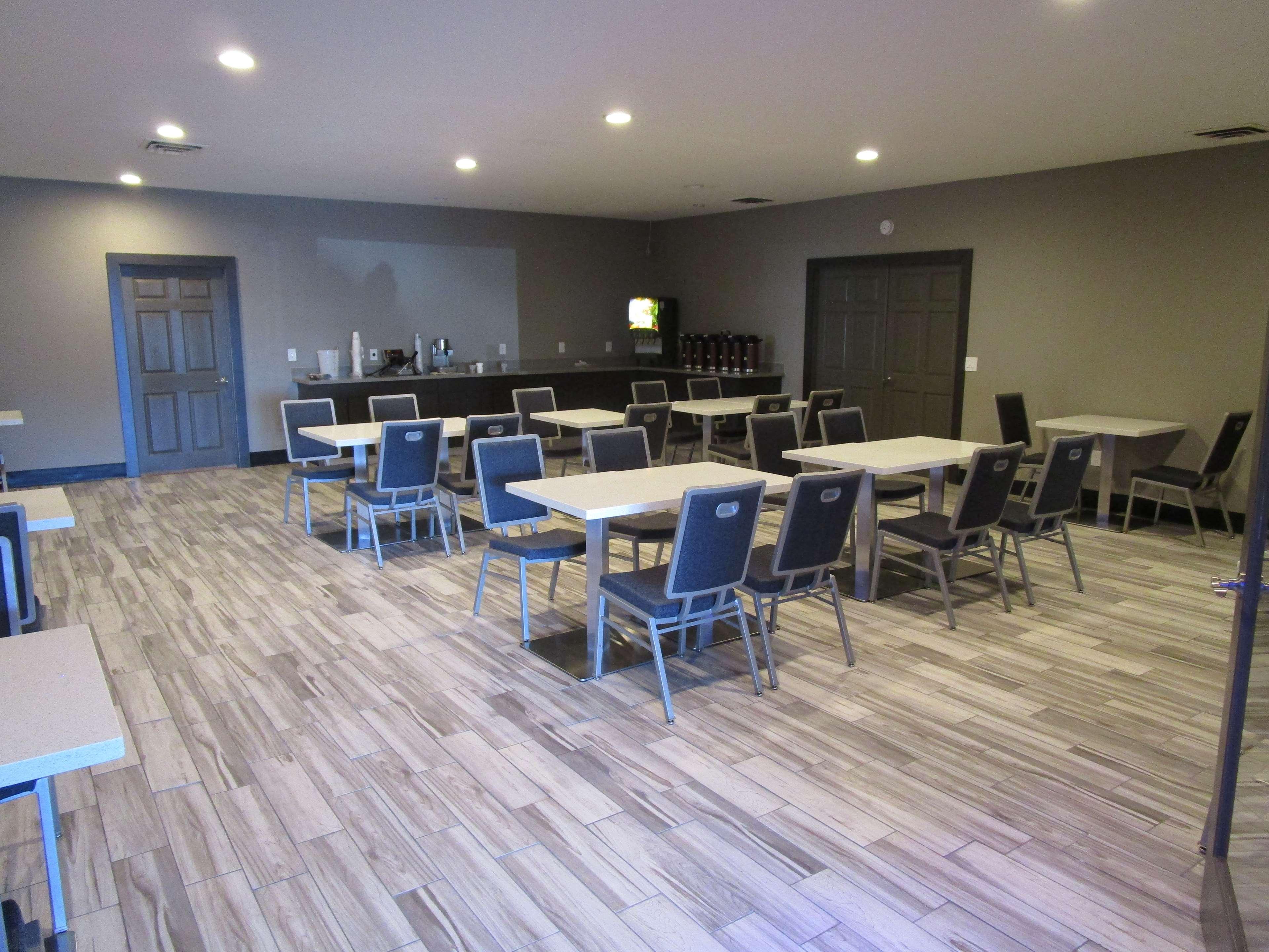 Surestay Plus Hotel By Best Western Point Richmond Exterior photo