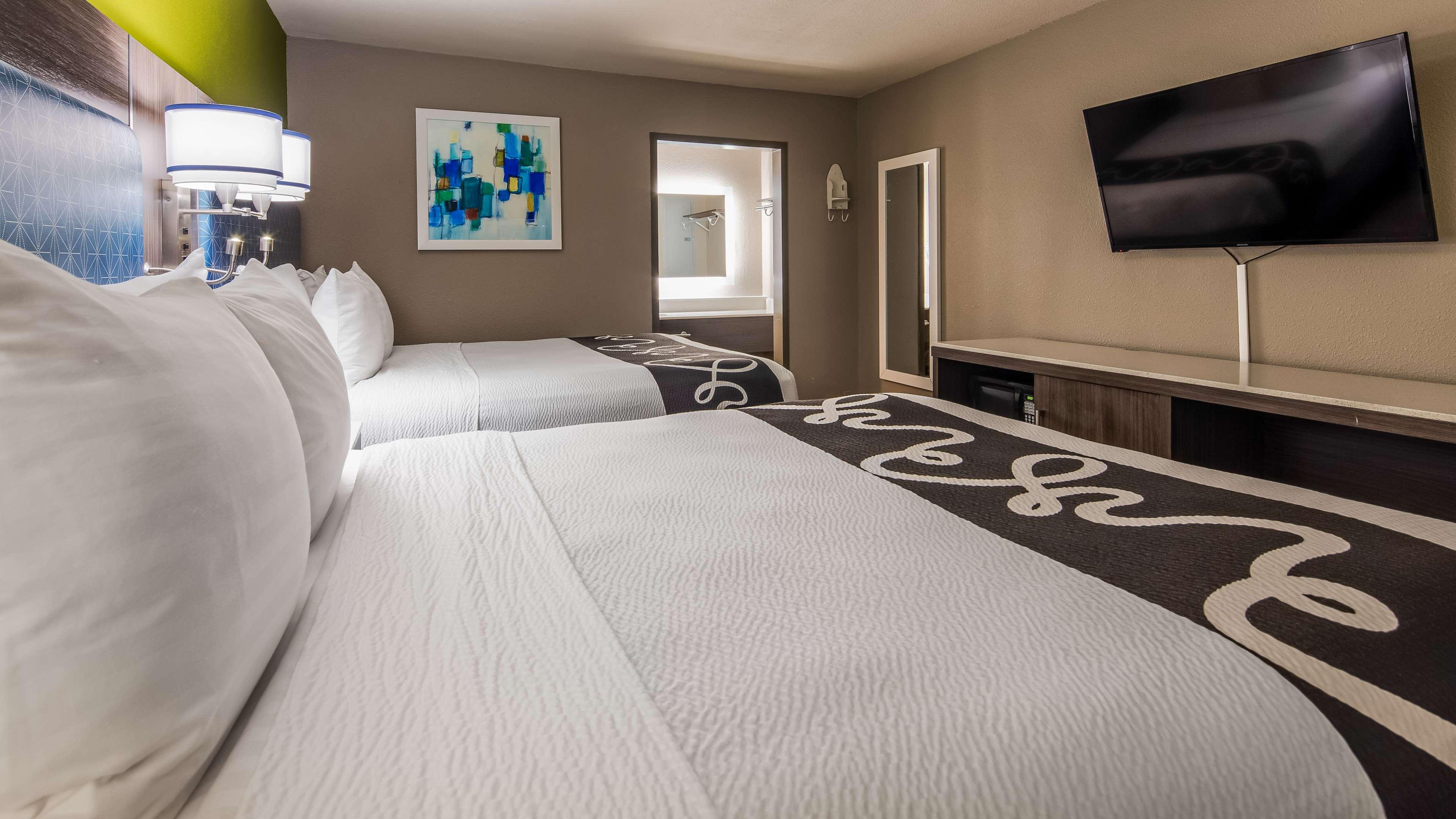 Surestay Plus Hotel By Best Western Point Richmond Exterior photo